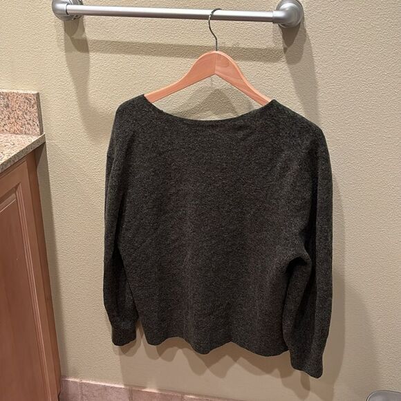 Bailey 44 woman's green wool v neck sweater - Picture 7 of 10